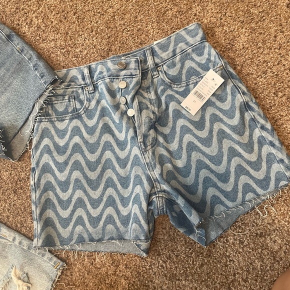PacSun Shorts - Picture 4 of 4